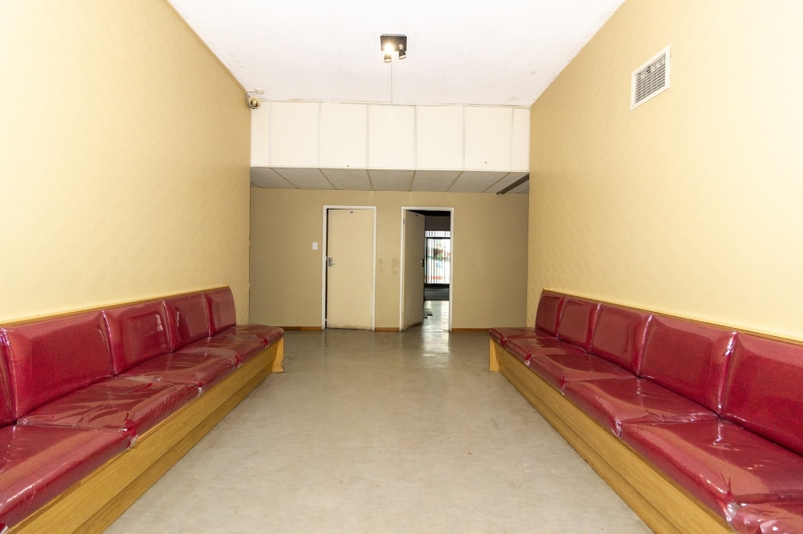 To Let commercial Property for Rent in Richmond Hill Eastern Cape